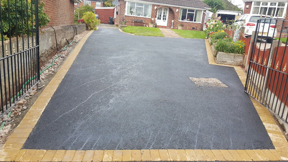 DonmacSolutions's tweet image. Tarmac drive with block edge #lovely 👍