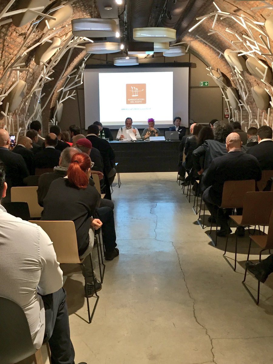 Oggi da #RomeoChefandbaker l’Assemblea dell’Associazione Italiana @adgitaly #ambasciatoridelgusto #cristinabowermanchef @cribowerman