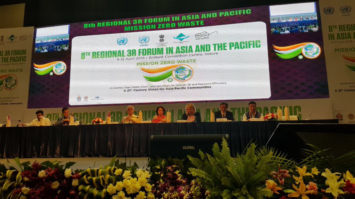 india3rforum's tweet photo. Smt. Maya Singh, Hon'ble Minister, Ministry of Urban and Rural Development and Housing, Govt of Madhya Pradesh arrives to commence the valedictory function. @MoHUA_India @Kankyo_Jpn @SwachhBharatGov @mayasinghbjp @Secretary_MoHUA @rajeevicha  #India3RForum #MissionZeroWaste https://t.co/WimoRCuSpp