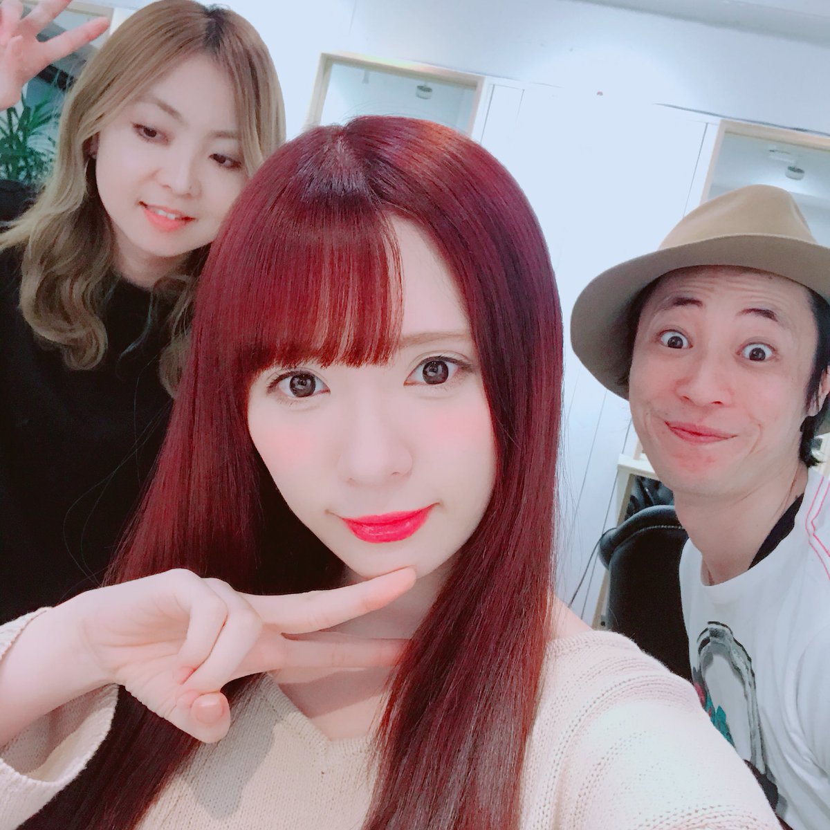 かわにしみき みきぽん ジールでカラーと前髪カットしてきたよー O この間の美容院動画の時の色お気に入りで同じ色にしてもらったよん 禅さんいつもありがとうございます W 03 6416 5930 かわにしみき みきぽん ジールでカラーと前髪カットしてきたよー O この間の美容院動画の時の色お気に入りで同じ色にしてもらったよん 禅さんいつもありがとうございます W 03 6416 5930