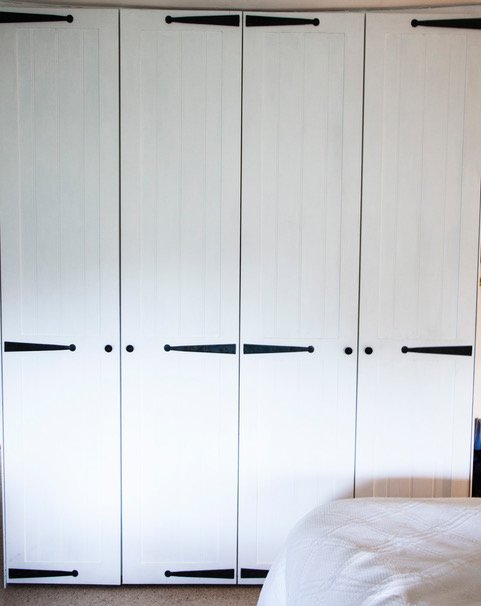 CribbHammer's tweet photo. Here's one of our latest custom design &amp; builds - two double floor to ceiling cupboards, with interior shelving, and ironwork furniture finish, for a 16th century #Sussex barn. https://t.co/YiqtZgMjZZ