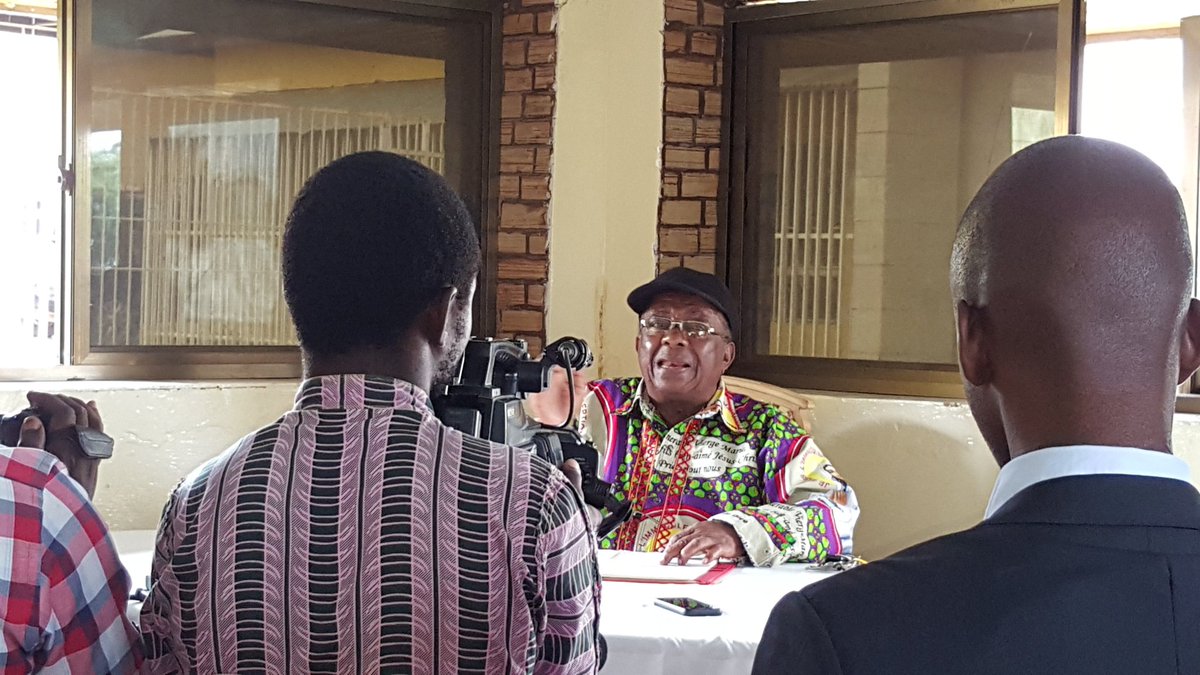 Ensemble_MK's tweet photo. Le 7 avril dernier, le meeting #Ensemblepourlechangement à #Lubumbashi a été violemment réprimé. 28 de nos militants pacifiques ont été arrêtés !

Le coordonateur régional #Katanga d'Ensemble, #Kyungu tient une conférence de presse en ce moment pour condamner cet acharnement !🚫 https://t.co/q4L3HEU66W