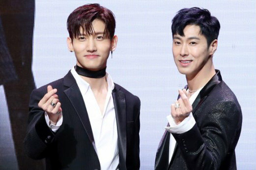 Wowkorea 韓流ドラマk Pop Ar Twitter 東方神起 2人の性格の違いが良く分かるインタビューが話題 Mc ユンホさんは軍隊で太ったんですよね 軍人が似合うようです ユンホ 軍隊は本当に楽しかったです 三食を全て与え 東方神起 つづき T Co