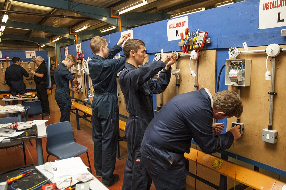 Ofstednews's tweet photo. In case you missed it: @amanda_spielman set out our approach to inspecting #apprenticeships in her #FEWeekAAC18 speech https://t.co/JbLYOcOpAL https://t.co/uSAjemWZAw