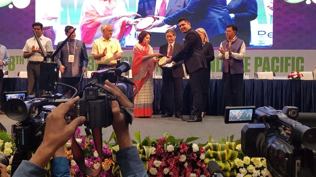 india3rforum's tweet photo. Awards &amp; appreciation ceremony by Smt. Maya Singh, Hon'ble Minister, Ministry of Urban and Rural Development and Housing, Govt of Madhya Pradesh. @MoHUA_India @Kankyo_Jpn @SwachhBharatGov @mayasinghbjp #India3RForum #MissionZeroWaste @rajeevicha @mayasinghbjp @Secretary_MoHUA https://t.co/QCVYLmdt6N