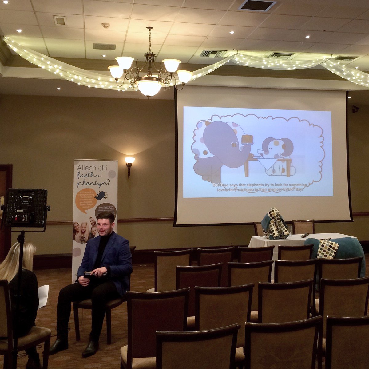 Yesterday saw the launch of the 'Buttons and Blue' animation and eBooks we produced for @FFPFostering at a special event in Swansea. 
The lovely @LloydMacey1 (pictured being interviewed by <a href="/S4C/">S4C 🏴󠁧󠁢󠁷󠁬󠁳󠁿</a>) narrated the animation and treated us to a reading of one of the eBook stories.