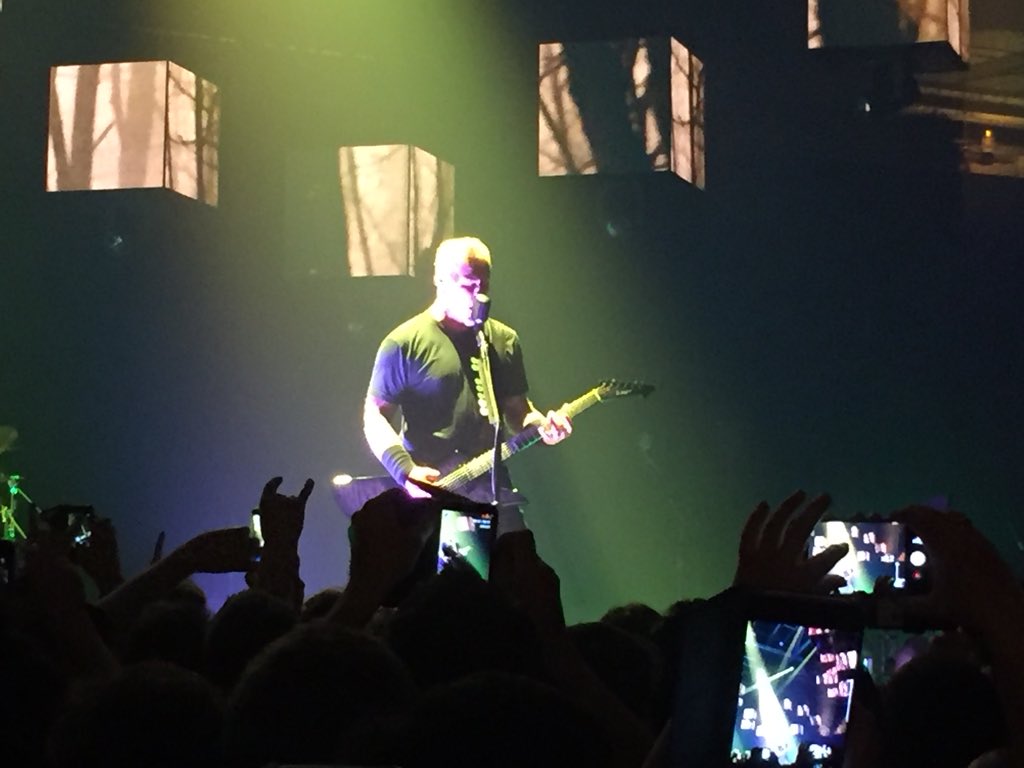 valeriecadb's tweet photo. @Metallica the last night’s show in Geneva was perfect ☄️💥🔥thank you🔥#MetInGeneva #WorldWined https://t.co/xWjxUTVctI