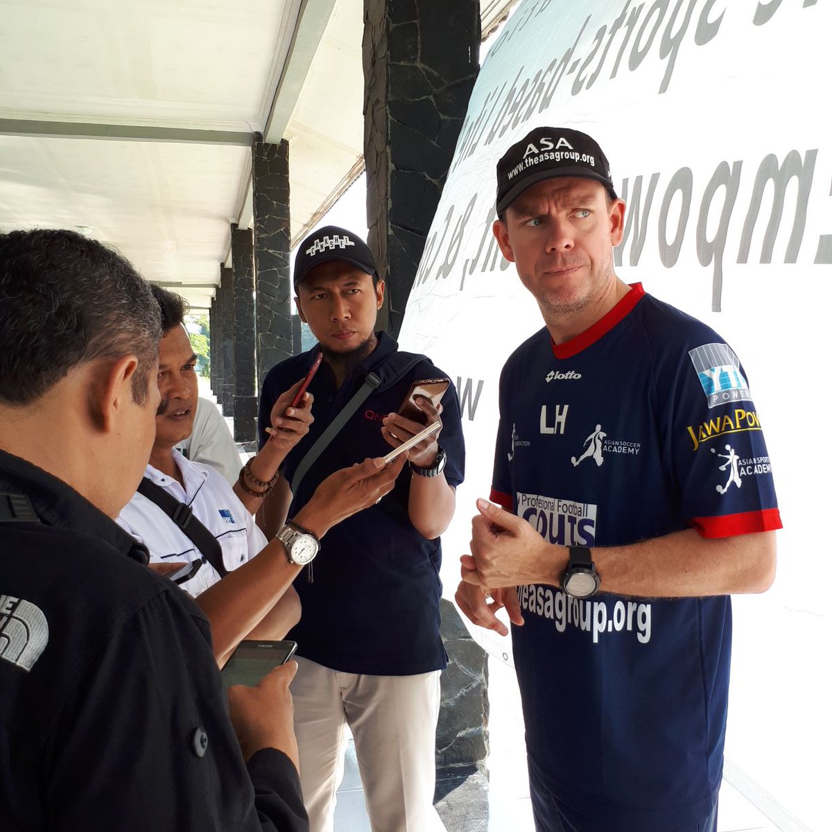 ThePFSA's tweet photo. PFSA partners the Asian Soccer Academy (#ASA) are currently working with the #RythmFoundation which supports Skill Based Development, Women Empowerment and Community Development https://t.co/9k4MOJNgJL