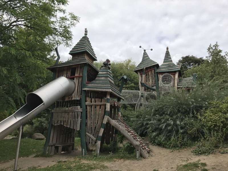 KindalingDE's tweet photo. Juhuu, endlich wieder sonnige Zeiten! Kennst du schon unsere 10 schönsten Berliner Spielplätze? 🤸

Welches sind eure Lieblingsspielplätze?

https://t.co/zXA4j4zGAk https://t.co/I0PZJ2ck3S