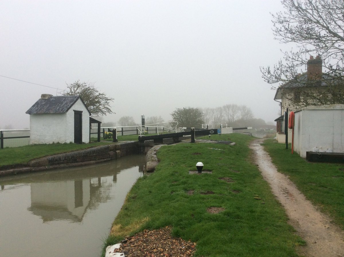 CRTinspectTom's tweet photo. Highlights from today’s inspection, #northamptonarm #GrandUnionCanal #canalrivertrust #canals #Northampton #feelslikeautumn #Gayton #iwishitwouldstopraining https://t.co/AYSUhEZvcW