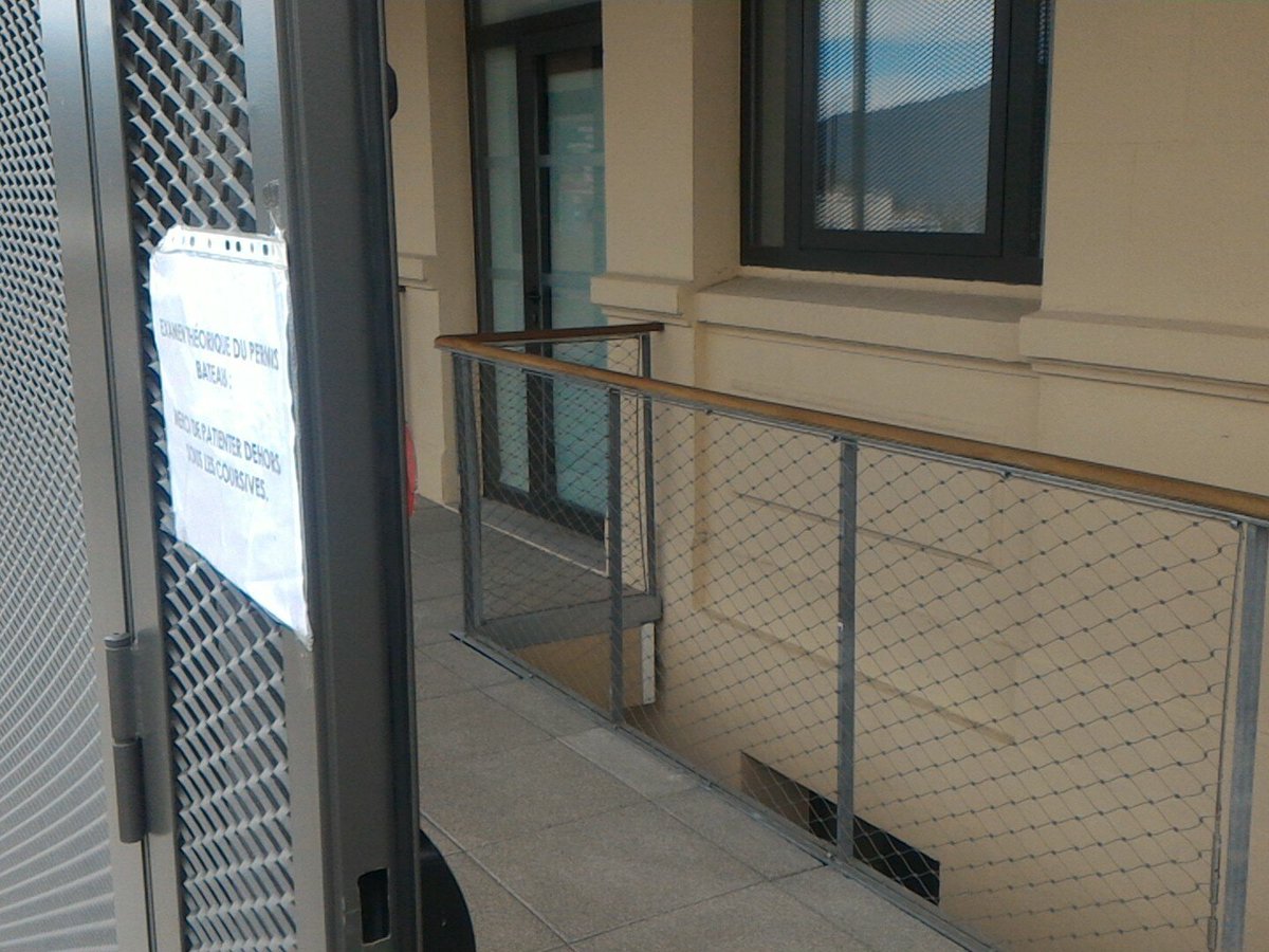 gcuisinier's tweet image. Au tour de ma femme de passer le théorique ! #crossingFingers #boatLicence