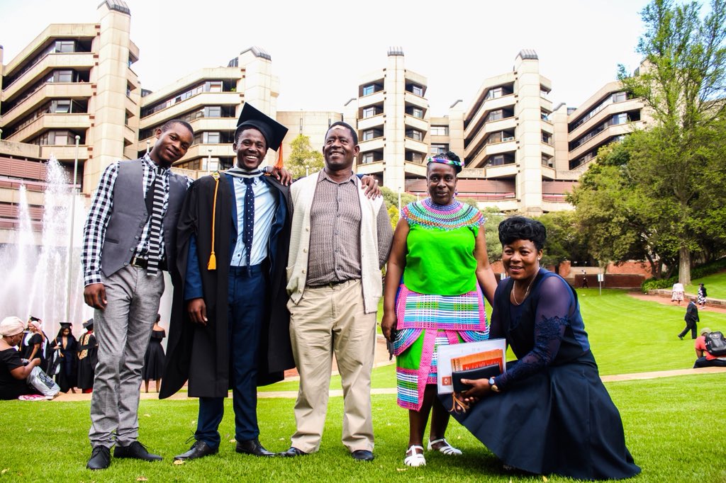 A truly blessed day for me and my fam. UJ graduate Diploma 🎓 in Multimedia Design. 😊❤️🙌🏾