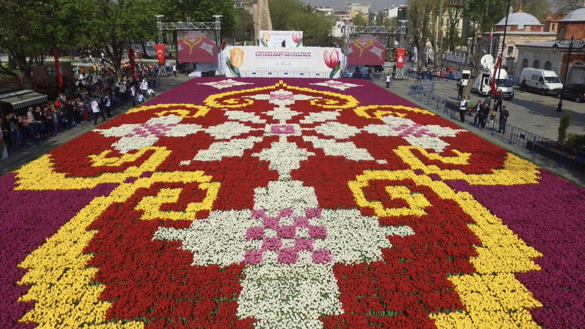 ibbyesilist's tweet photo. The world’s largest carpet of tulips at Sultanahmet square

İstanbul / TURKEY

#Turkey
#İstanbul
#Tulip
#Tulipcarpet https://t.co/pSVt54KqTK