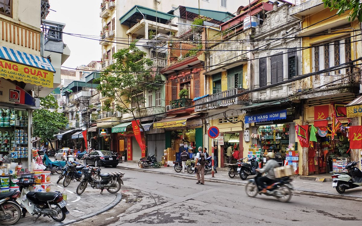 Ханой прогноз. Столица Вьетнама Хошимин. Hanoi Вьетнам. Вьетнам Ханой улицы. Ханой старый квартал.
