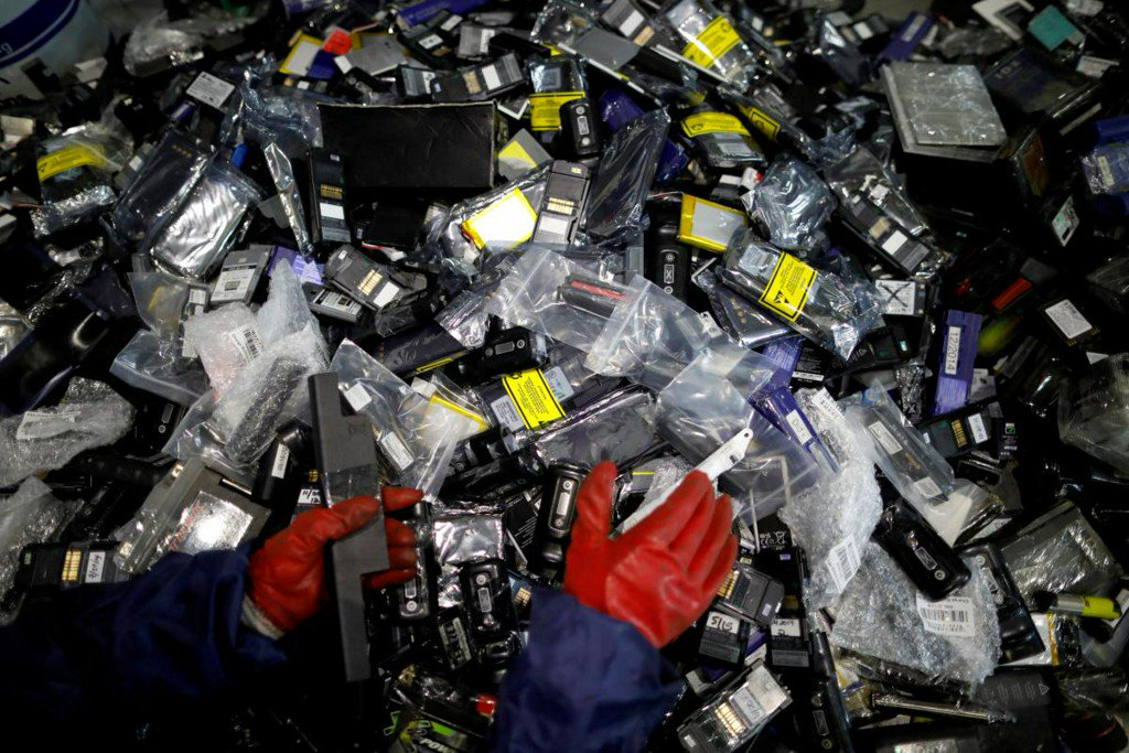 Reuters's tweet photo. 'Urban mining' in South Korea pulls rare battery materials from recycled tech https://t.co/j6nosWLF22 https://t.co/7mZGJUYaYh