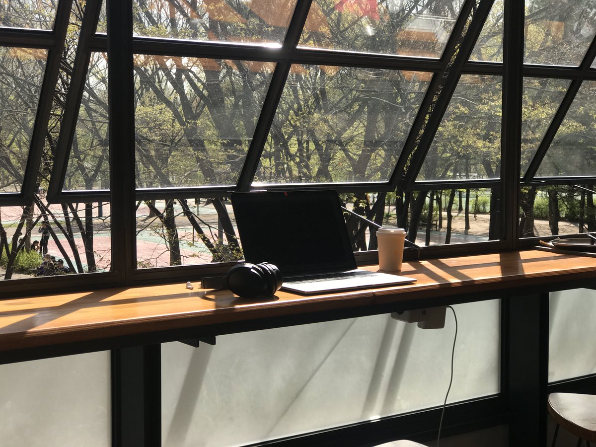 levelsio's tweet photo. 👨‍💻 Code + 🌳 Nature

(at @KoreanBarista’s ☕️Center Coffee in 🇰🇷Seoul Forest) https://t.co/DNt10qZ9Zz