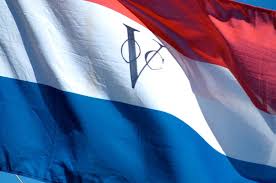 VOC: wereldberoemd en -berucht door de handelsactiviteiten. De stille kracht was het facilitaire bedrijf dat jaar na jaar waarde creëerde voor de business. Met een glansrol voor inkoop.  kennislab.nevi.nl/attachments/11…