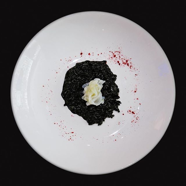 lenna's tweet photo. Riso al nero, seppia in due cotture, lampone - Il Dek Prato
.
.
.
.
.
#risotto #seppia #lampone #italianfood #prato #ildek #dek #foodlove #foodpics #foodlover #italiansdoitbetter #fooodies #instafood #nomnom #igerstoscana #igersprato #ig_prato #reastaurant #ristorante https://t.co/duZ7XD8fqf