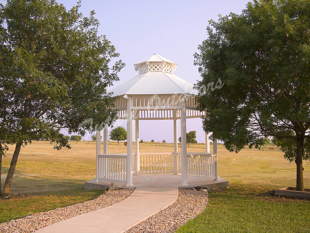 Future_Outdoors's tweet photo. Spring means spending time outdoors! Build your own beautiful outdoor space with one of our #vinyl gazebos or pergolas this spring: https://t.co/6chlXSE6Bi https://t.co/zhN30KbUtY