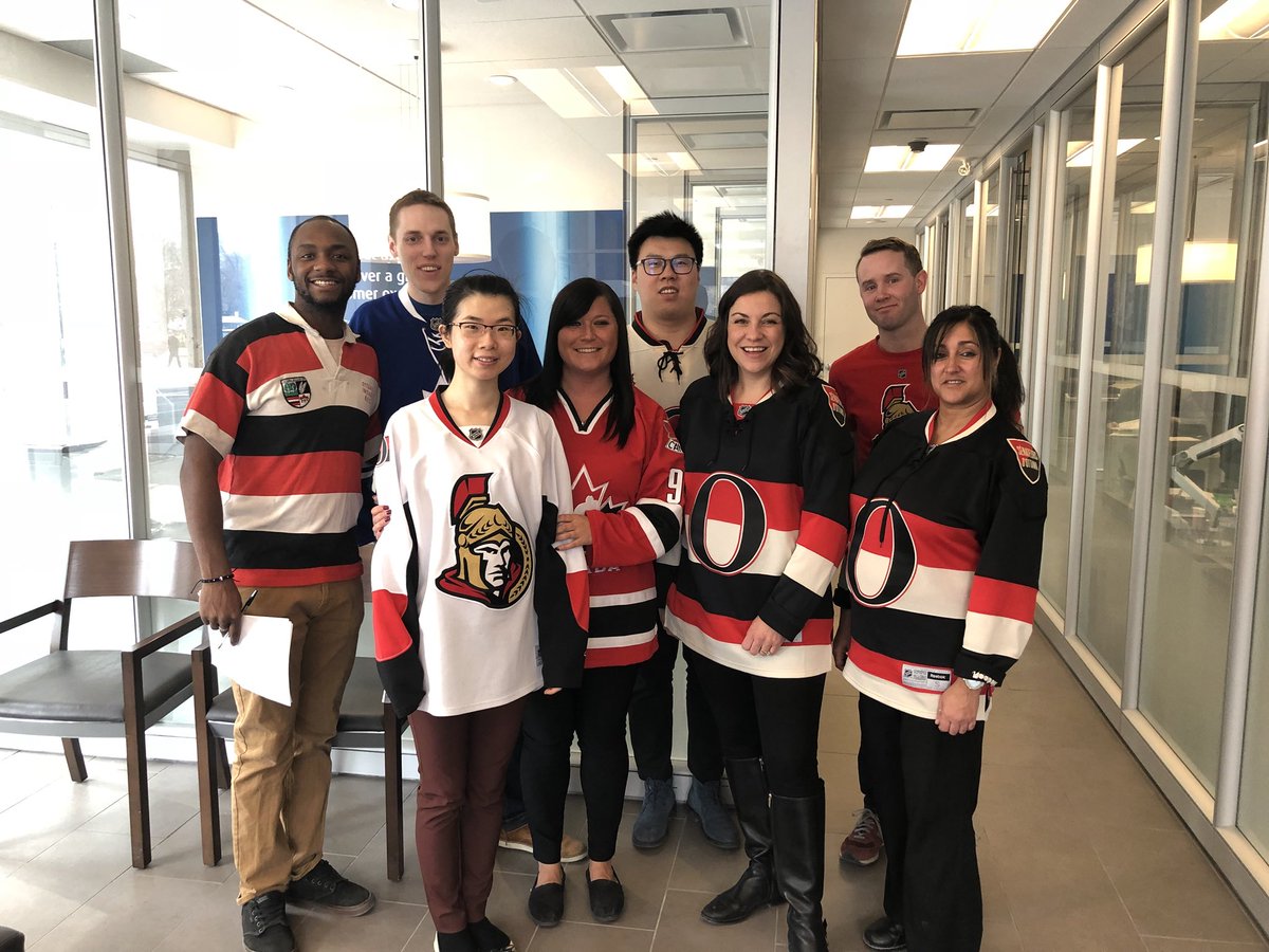 #PrayersForHumbolt today at the BMO Elgin and Slater branch today 🏒❤️
#humboldtbroncos #JerseyForHumboldt #humboldtstrong #BeingBMO #proudtoworkatbmo @GeMiNi2929 <a href="/campagna_rick/">rick campagna</a> <a href="/panqiu_zhu/">Panqiu Zhu</a>