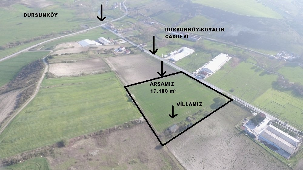 Dursunköy-Boyalık yolu üzerinde, caddeye 120 metre cephesi olan, toplam alanı 17 dönüm, içinde villa olan tarla. 7.200.000 TL. Detaylar için <a href="/KaryapiEmlak/">Karyapi Real Estate Istanbul</a> ofisimize bekliyoruz. karyapiemlak.com