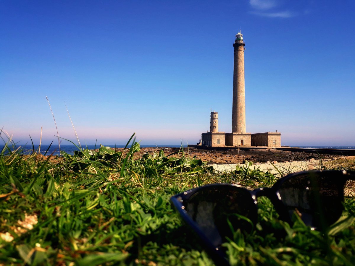 Se détendre quelques instants dans ce cadre magnifique, ce petit coin de bout du monde. Qu'il est beau mon département ❤ #cestbeaulamanche @MancheTourisme