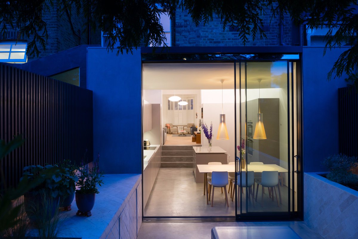 worldarchnews's tweet image. This house extension and refurbishment by #ArchitectureforLondon transforms a Victorian terraced property in a conservation area
bit.ly/2EGCtMO