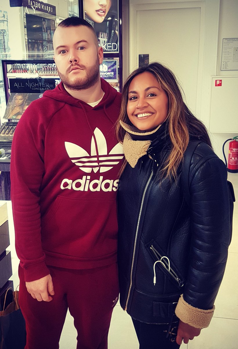 DennisJordan91's tweet photo. @jessicamauboy lovely to meet you 😘 #eurovision #australia https://t.co/Eja8Ykys70