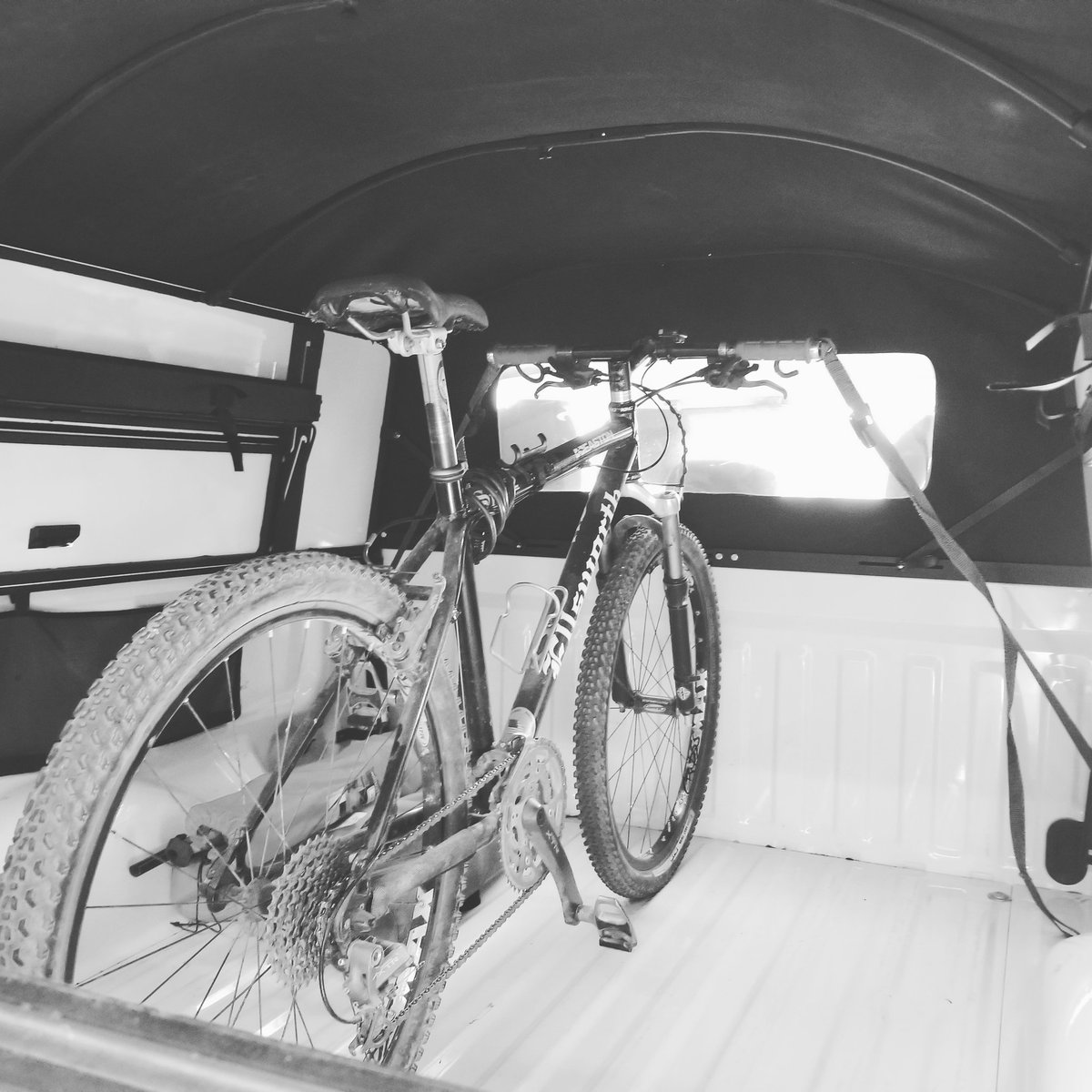 hideaside's tweet image. Loaded,covered, and out of view.