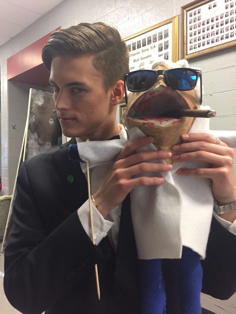 FitzgeralPuppet's tweet photo. #fitzgeraldfridays https://t.co/WIZNUKkV6k
