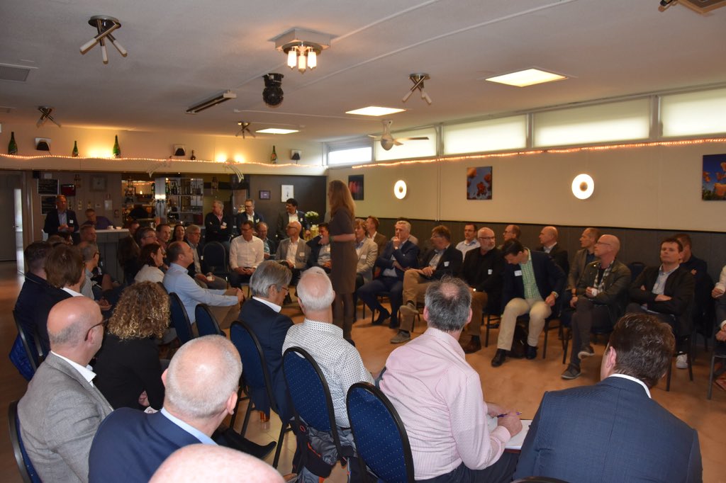 Als trotse eigenaar vanmiddag veel kennis gedeeld met diverse geïnteresseerden, tijdens de Renda bijeenkomst over #nom #renovatie bij gestapelde bouw. Uitgevoerd via <a href="/skin_2nd/">2nd skin®</a> in Vlaardingen. Georganiseerd door @rendatweet.