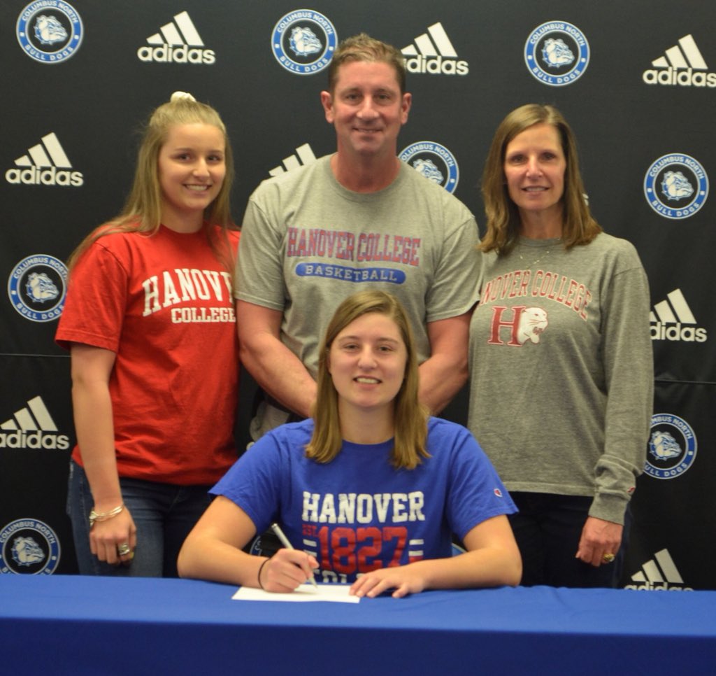 lizty__'s tweet photo. Hanover Bound 🐾 #HCWBB https://t.co/N636qTYnuc