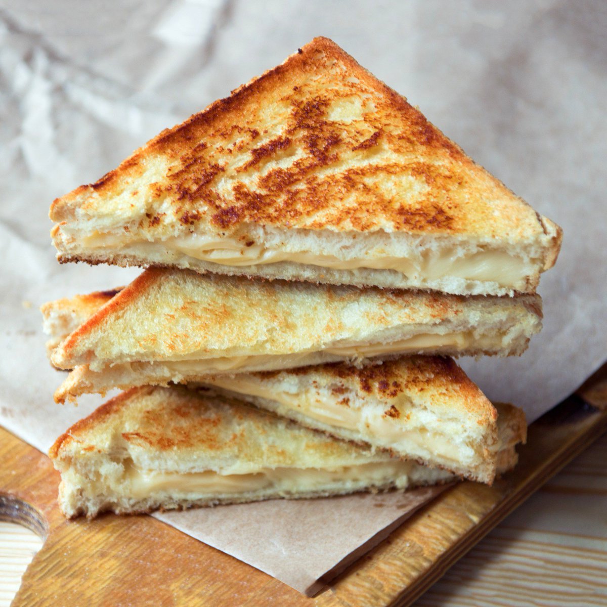 Happy #NationalGrilledCheeseDay! Not to be biased or anything, but our American Cheese makes for the most incredible grilled cheese sandwiches! 😋