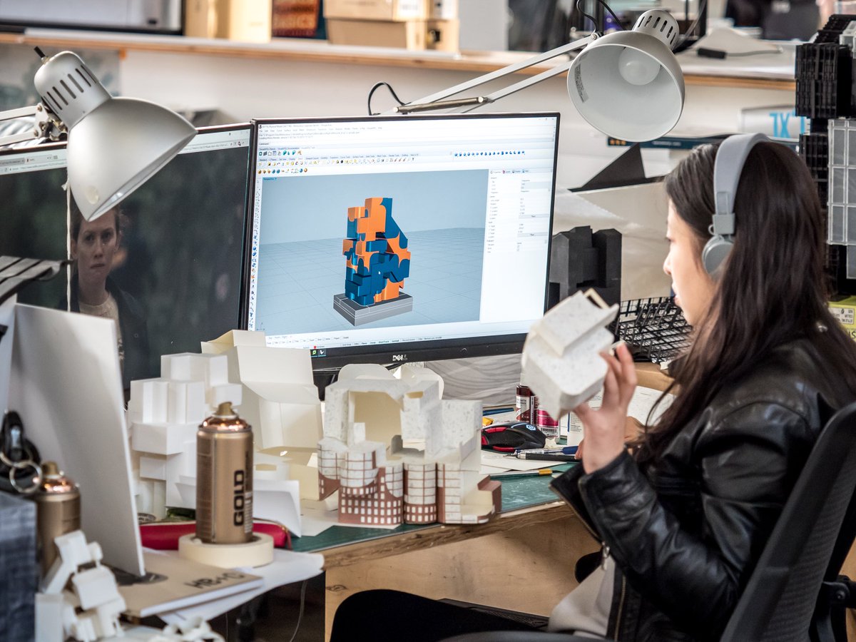 sciarc's tweet photo. Can’t make it to Main Event this year? Help a SCI-Arc student leave their desk by donating your ticket to sponsor their attendance! Get tickets through the link in bio and help our students in more than one way 🖇📚#SCIArcMainEvent is April 28 https://t.co/RsWDXHNXmt https://t.co/SRozUzbXbU