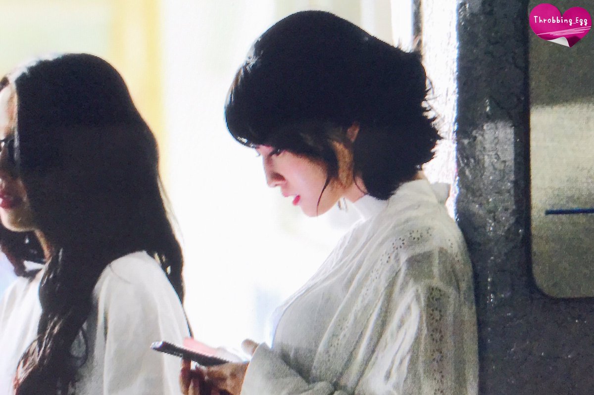 Throbbing_Egg's tweet photo. 180412 프리뷰
#TWICE #트와이스 #모모 #MOMO https://t.co/nklhavdISa