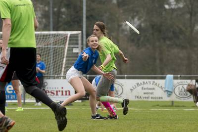 Ultimate frisbee zonder scheidsrechter: Zowel winnaars als verliezers spraken lovend over de 'onbekende sport' ultimate frisbee. Vandaag werden de regionale finales van de Olympic Moves gehouden in Apeldoorn, een landelijk sportevenement tussen… destentor.nl/apeldoorn/ulti…