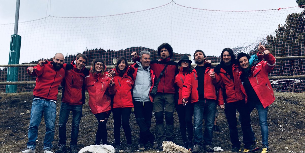 MartaGuitart6's tweet photo. Aquí acabo la temporada de ❄️ #llarga #moltaneu #mesquecompanys #sonamics #familia #equipvermell #challenge2018 #tresdies @MasellaPirineu @portdelcomte @tempsdeneu @NeupolsOfficial @malalts @diaridelaneu Temporada17/18🔝 https://t.co/nJ0enTlNvT