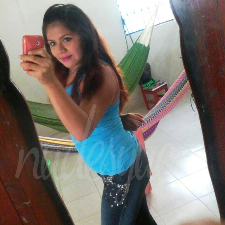 mrredlove's tweet photo. "No hay nada mejor que una mujer mostrando lo que hay bajo su ropa...."😈 https://t.co/5NfUvSeIqj