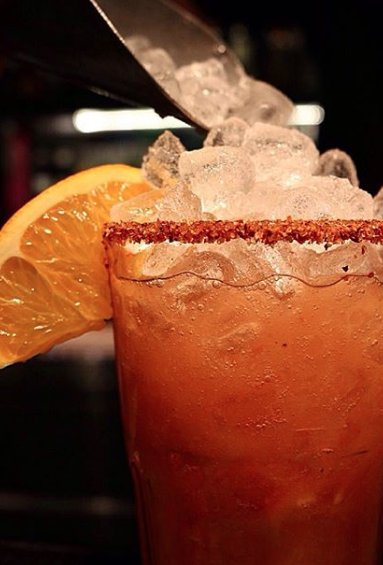 rosanegrabcn's tweet photo. Lets get this weekend started early with a cocktail or two ❤️ https://t.co/QlCzWU1hpx https://t.co/OIqwn7E77P