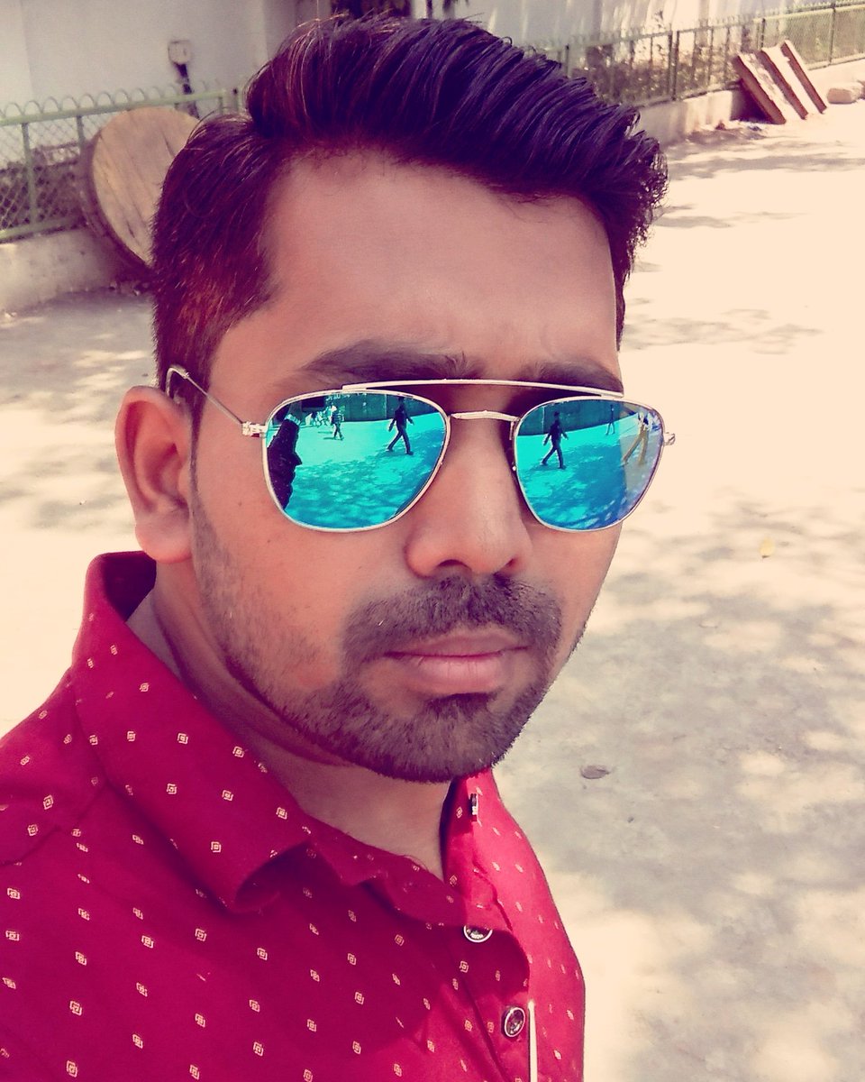 aseef15's tweet photo. Summer Looks :D #summer #summer2018 #glasses #handsome #goggles #hairstyles #red #redhair #blueglasses👓 #mumbaisummer #april #hotapril #like4like #likeforfollow #followforfollow #follow4like https://t.co/PbsQMmLXgM