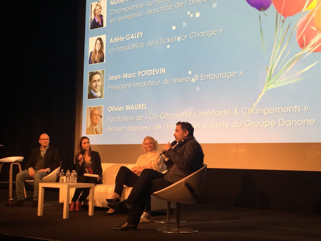 TF1Initiatives's tweet photo. #MasterclassTf1 #TF1SE

@JMPotdevin,  fondateur de @R_Entourage :
“Quand on pense solidarité ou engagement, on se demande d’abord ce que l’on peut faire pour les autres ? 

Mais avant de faire, il faut être avec et créer un lien.

Le vrai engagement c’est le son de soi.” https://t.co/RbC6I6SOV6
