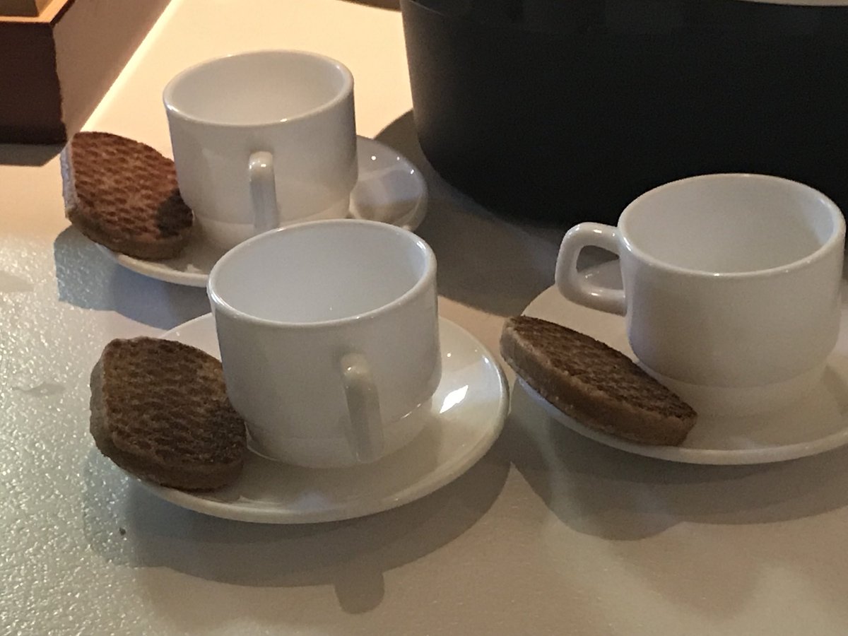 Klaar voor de Renda bijeenkomst! Kennisdelen over #nom #renovatie gestapelde bouw 2nd skin Soendalaan <a href="/WaterwegWonen/">Waterweg Wonen</a> #vlaardingen #vlaardingsijzerkoekjes gebakken door <a href="/tpoldervaart/">Tessa Monster</a>