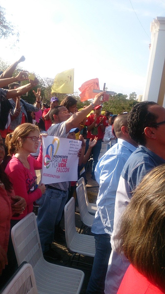 jgarcia_falcon's tweet photo. #BuenosDias desde el estado #Falcón saludamos a todo el pueblo heroico que hace valer sus derechos, conoce sus fortalezas y defiende su ideología #AbrilRebelde aquí está la #TropaDePazYVida @MPV_Falcon @Gbmp_Coro @DPazyVida @mimouvargas @vclarkb @ori_falcon https://t.co/aQGyx6WH17