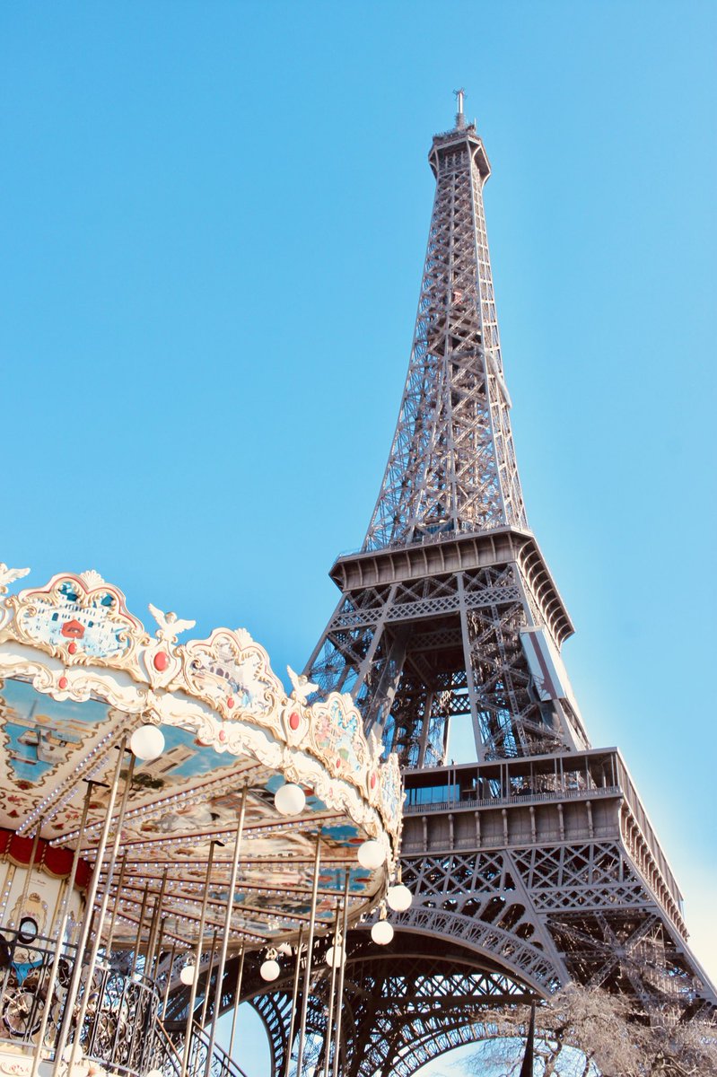 4 giorni a #Parigi con la mia migliore amica? ✔️
Leggi il nostro itinerario ⬇️ (con una piccola curiosità dove mangiare una #SuperRaclette 😋)

viaggiareapois.it/2018/04/11/4-g…