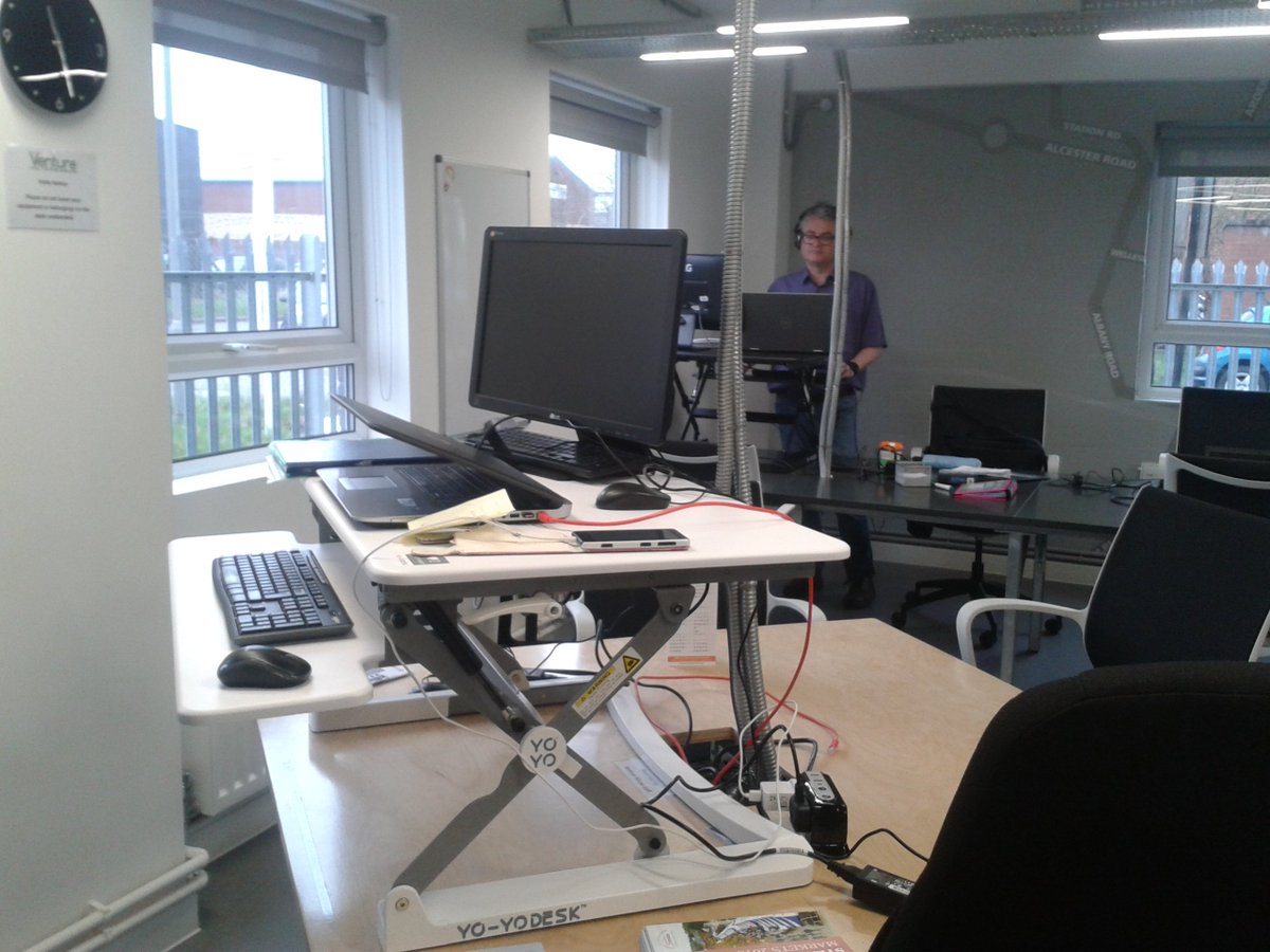 callminders's tweet image. Great to visit @VentureHouseSUA yesterday, amazing seating options available at this fab serviced office space and the first time I had seen @YOYODESK in action, just the job for those of us who sit too much #ServicedOffice #DeskTopThursday