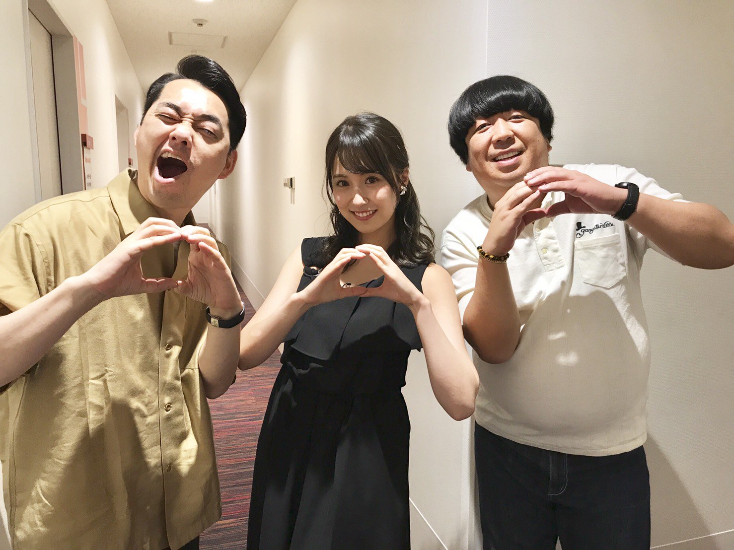 乃木坂46 シンクロニシティ発売記念企画 シンクロ坂 本日のお題はまっちゅんから出題された りんごポーズ 衛藤美彩とバナナマンのお二人とロッチ中岡さんがシンクロ とある収録でご一緒でした シンクロ坂 まっちゅんとシンクロ 美彩先輩と