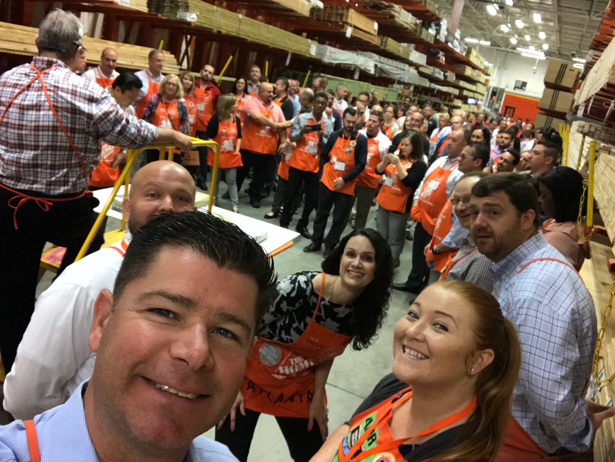 SantiBernardez's tweet photo. Great D23 MVP/RVP walk about to kickoff in So Fla! https://t.co/GQFNMcr8Hq