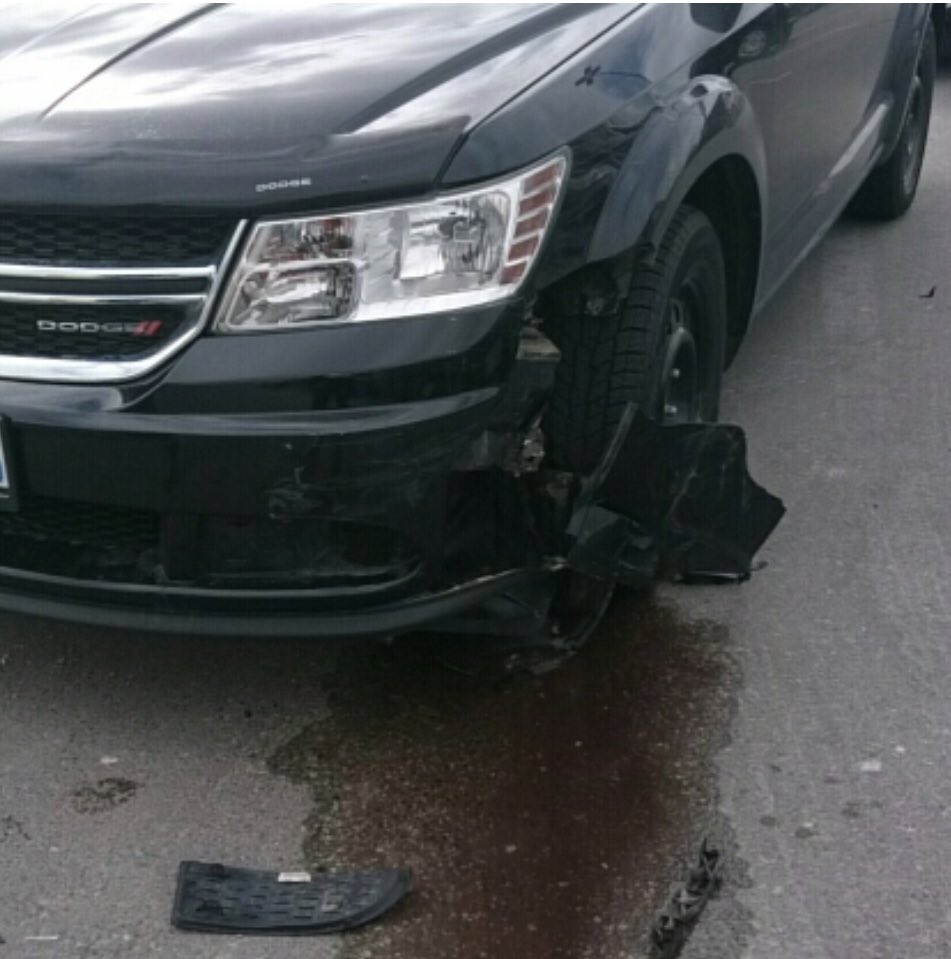 ConsumerSOS's tweet image. Again! Tow truck company tows damaged car from parking lot, then body shop won’t release it after driver sees Global News story on their unfavourable track record. #IWorkForTheViewer #ConsumerSOS