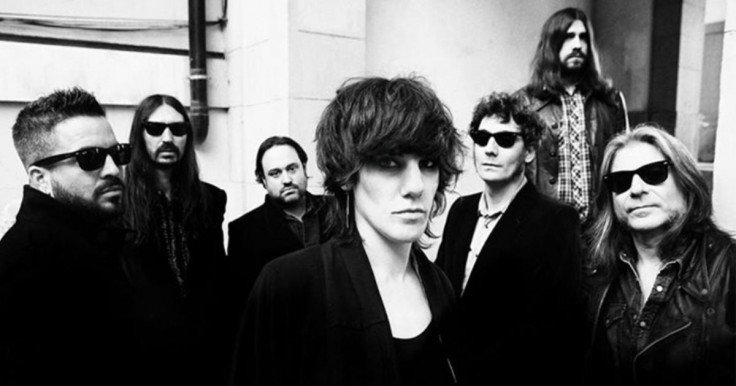 Entrevista a <a href="/AuroraBetrayers/">Aurora&TheBetrayers</a> 💥 bit.ly/2EGFgWe nos presenta su nuevo álbum #TuneOutTheNoise 🔥🔥🔥