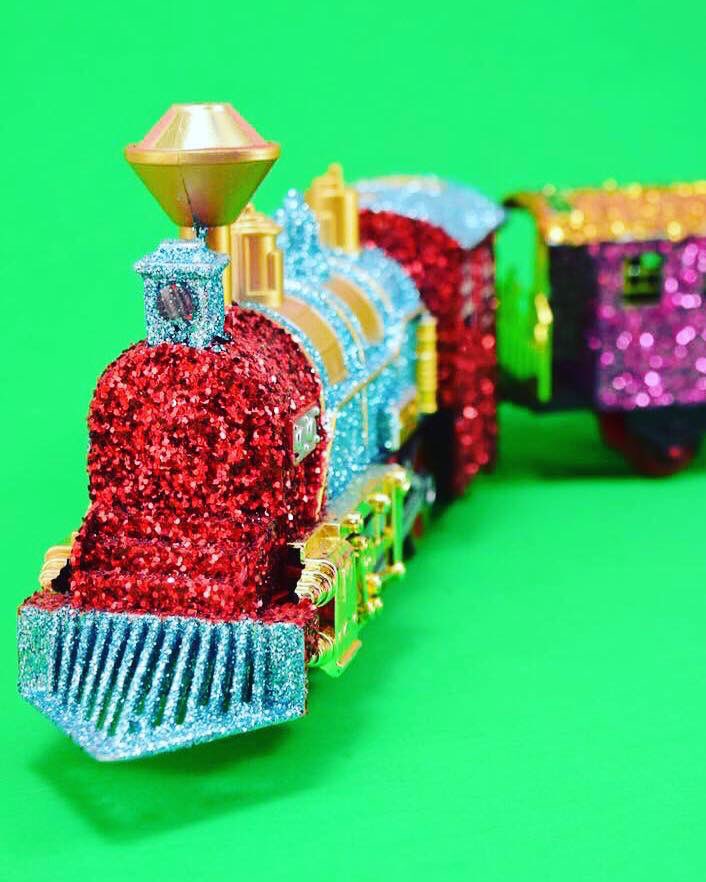 glitterglamstyl's tweet photo. Join the glitter train 😍 I’m looking for 10 glitter lovers to join my team 💞 #sparklessquad #sparkleslondon #glitter #mua #hair #fashion #makeup #glitterhair #glittermakeup #glitterlovers #glittertrain #eyes #body #irishbeautyshow #guildmagazine #towie https://t.co/hoJRkd8nes https://t.co/xhsCmwqSiL